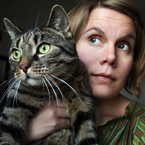 Haustiere wie Katzen und Hunde bieten einen guten Gesprächseinstieg und geben dir zudem noch Geborgenheit, Wärme und Liebe.