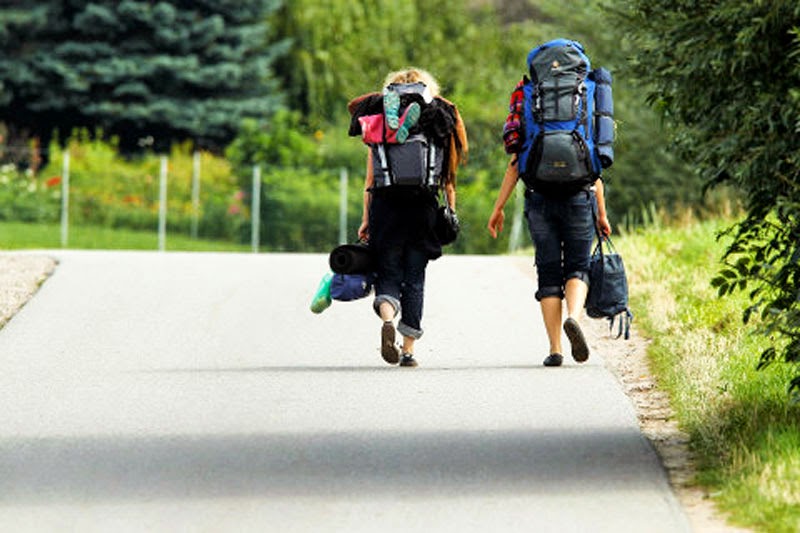 Wandern oder spazieren gehen als Hobby, bei dem man nicht durchgehend reden muss.